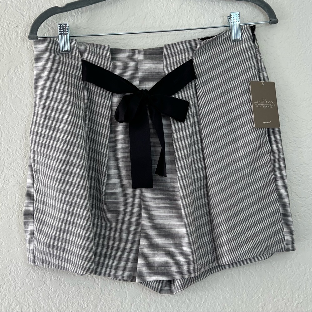 NWT Elevenses Anthropologie Bow Gray‎ Striped Linen Blend Shorts Women’s Size 8